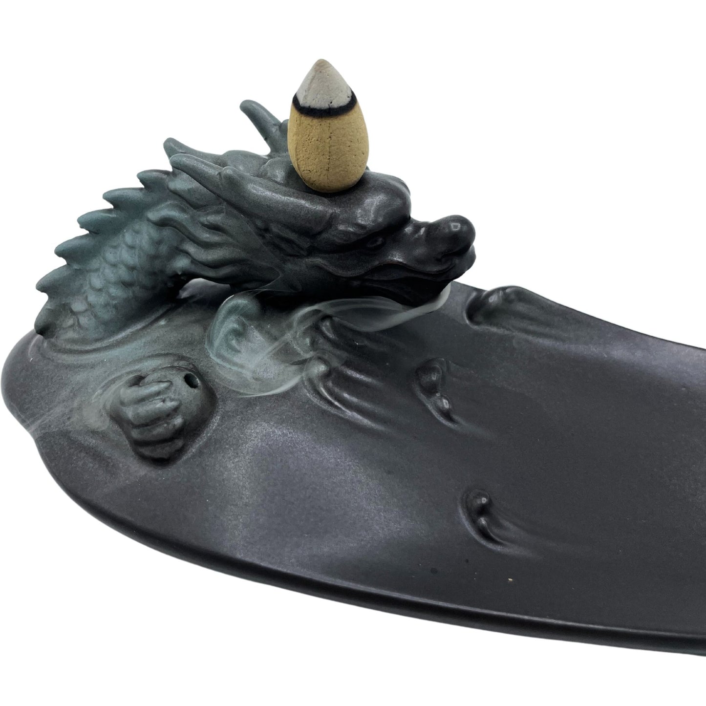 Brûleur à reflux — Dragon au bassin, décor sculpté