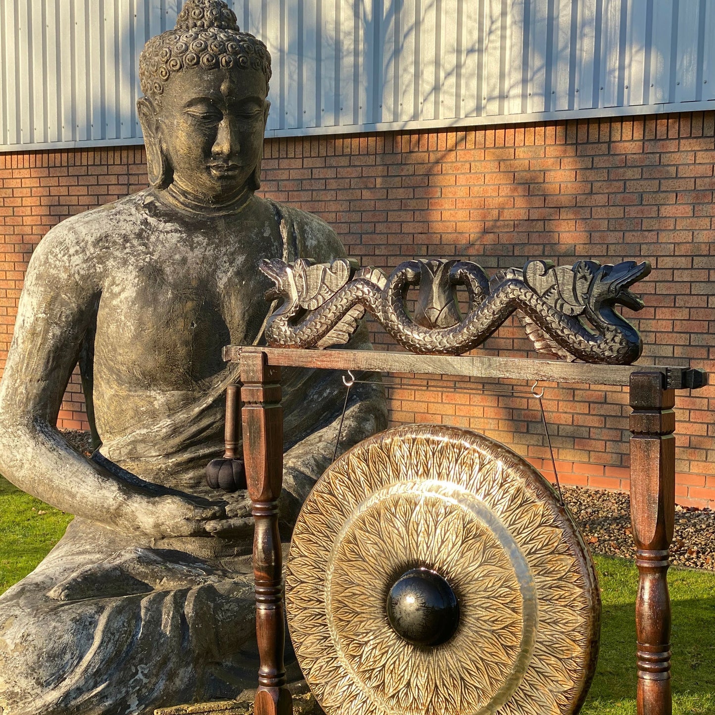 Gong de méditation grand format sur socle bois ancien — Noir · 80cm