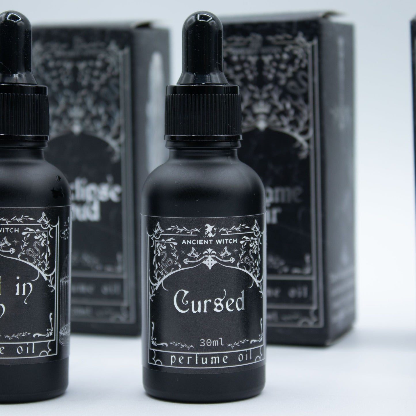 Huile parfumée de sorcière ancestrale — Maudit