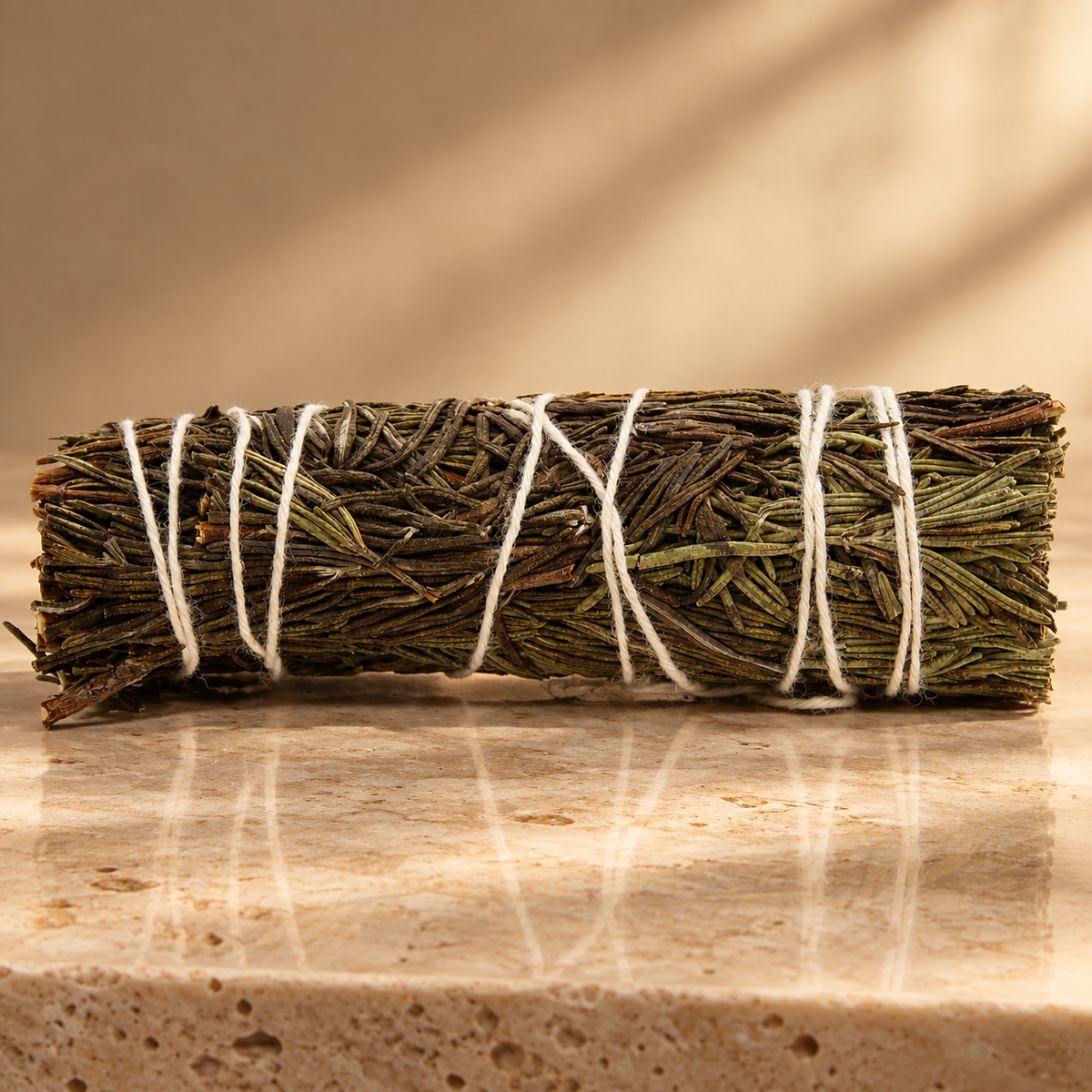 Kit baby witch, protection et premiers rituels — fagot de sauge au romarin