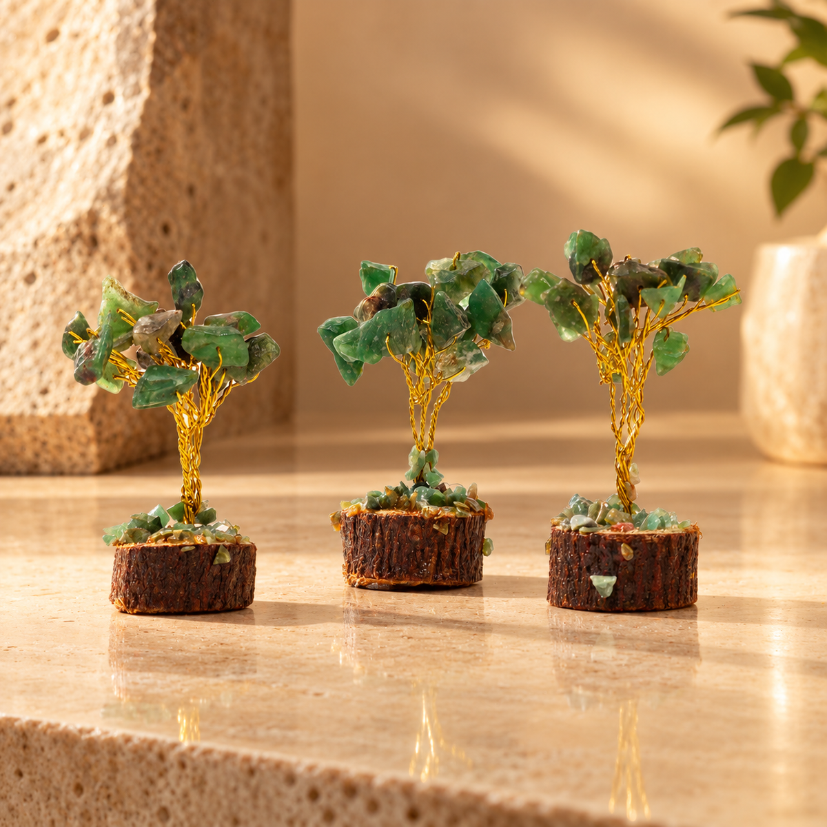 Mini arbre en aventurine verte, socle bois, 15 pierres — vue 3