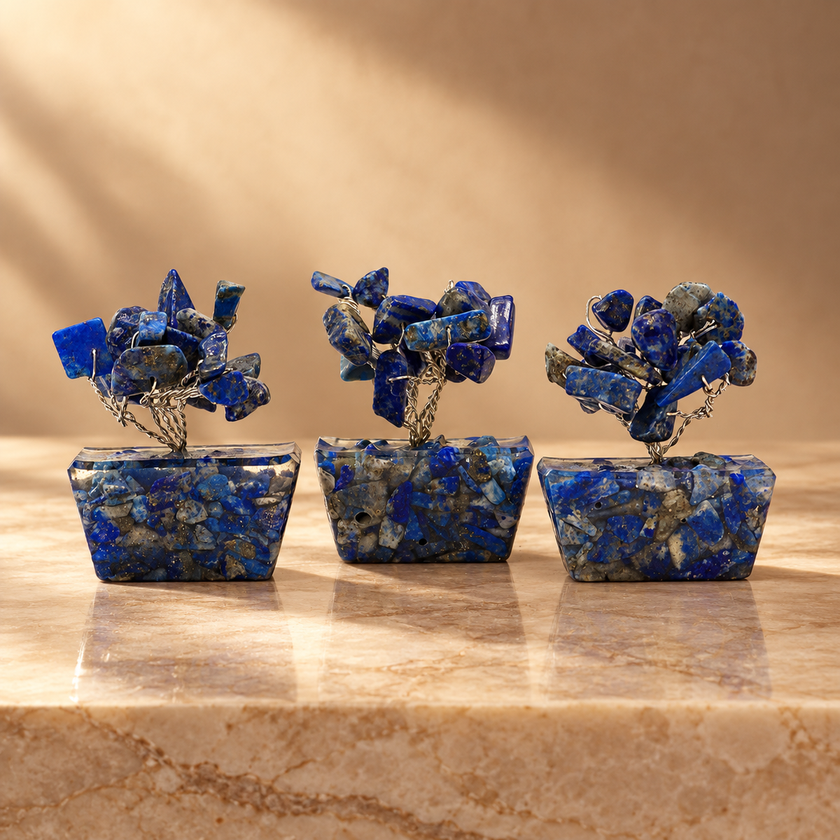 Mini arbre en sodalite, socle orgonite, 15 pierres — vue 3