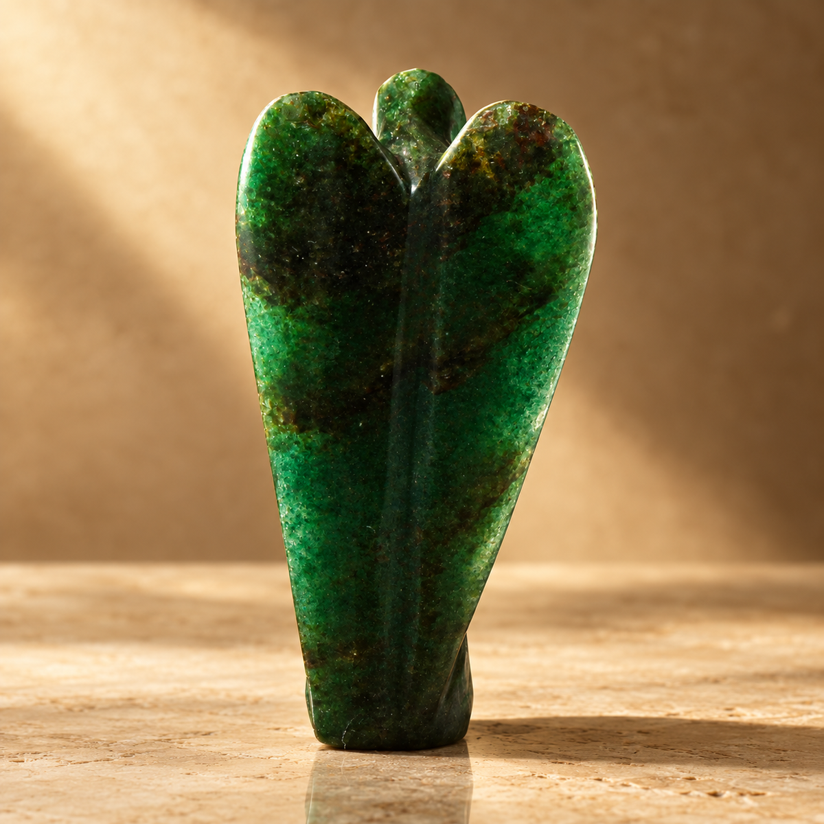 Ange sculpté en aventurine verte — vue 4