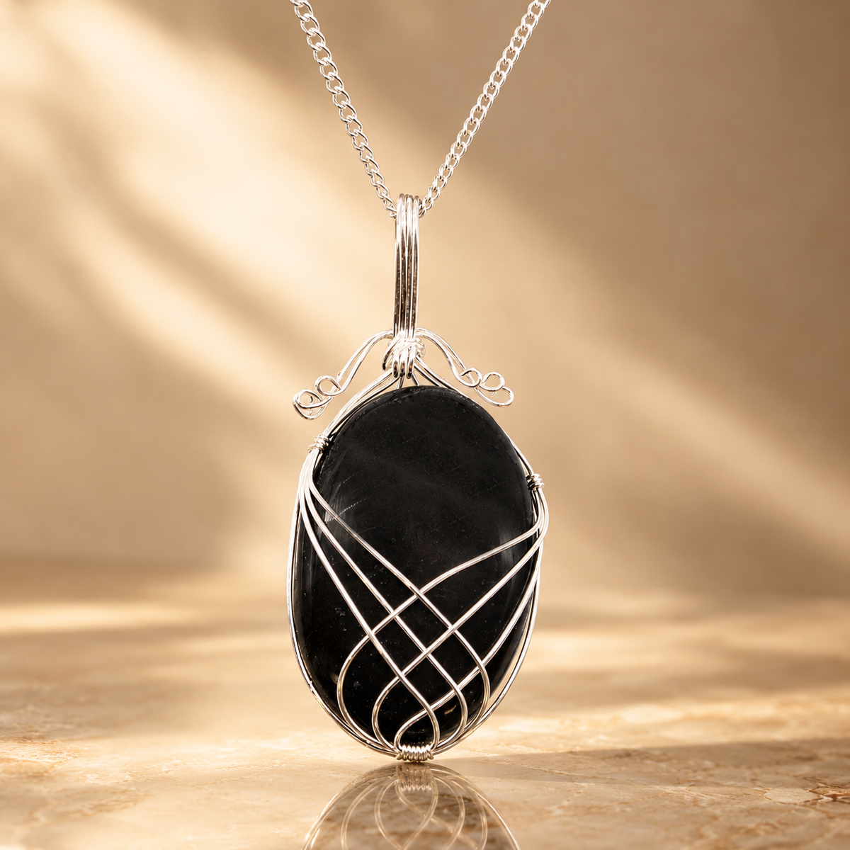 Collier de gemmes en spirale, onyx noir