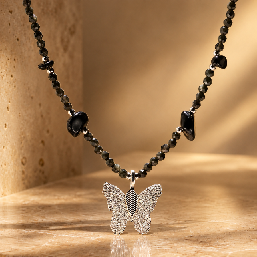 Collier d’obsidienne, papillon en feuille réelle