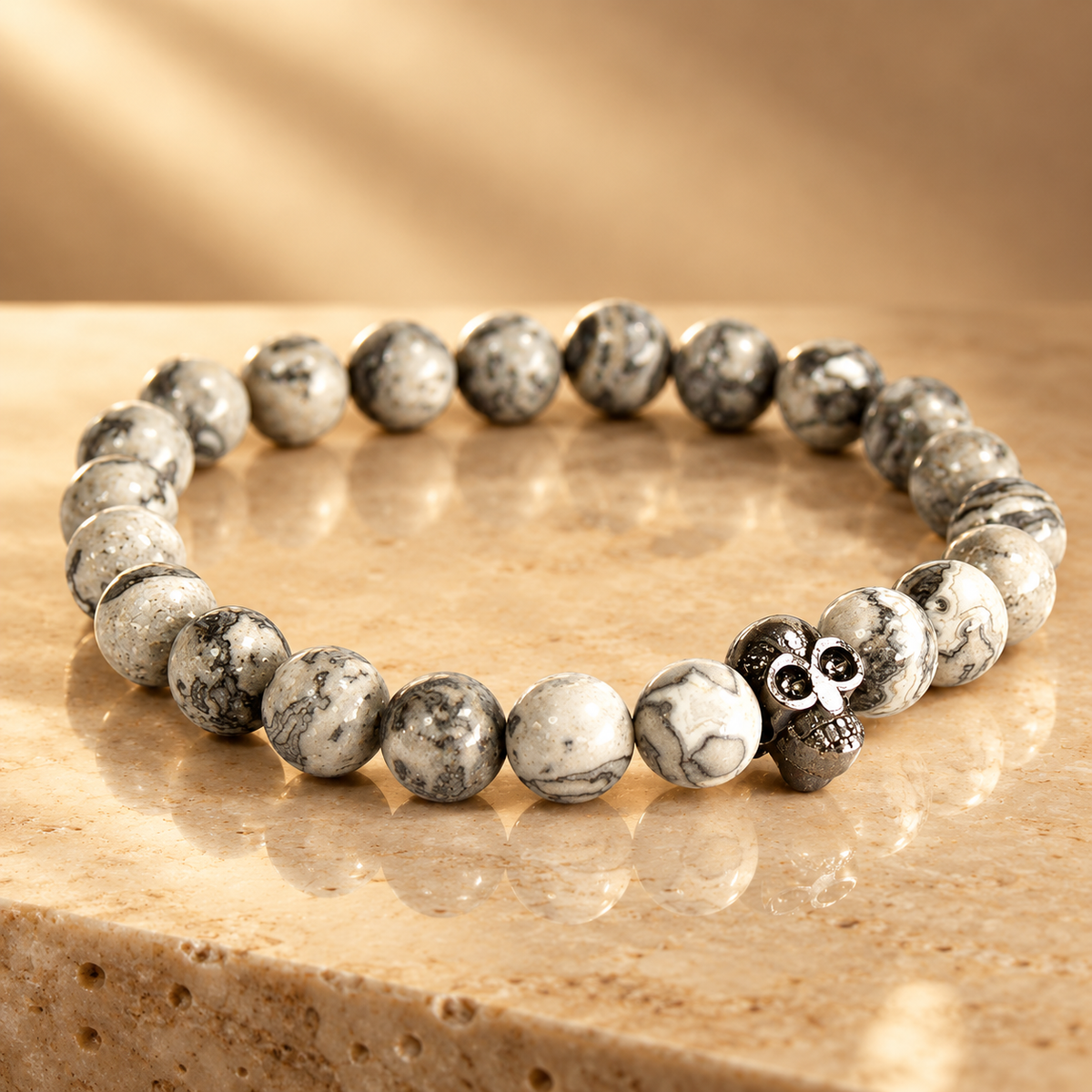 Bracelet en agate grise, tête de mort en étain