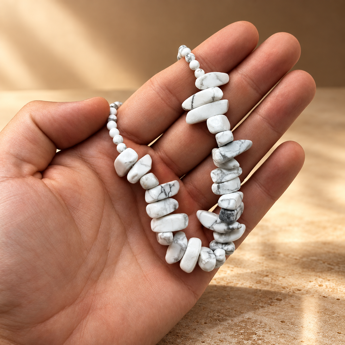 Collier de pierre longue en jaspe blanc — vue 2