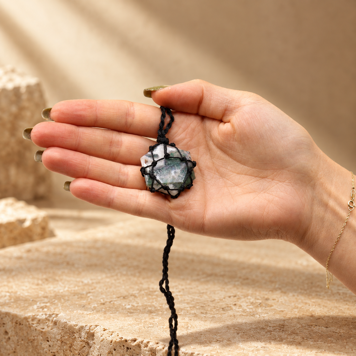 Pendentif hexagone en pierre enlacée, agate mousse — vue 2