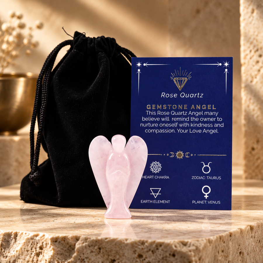 Ange sculpté en quartz rose