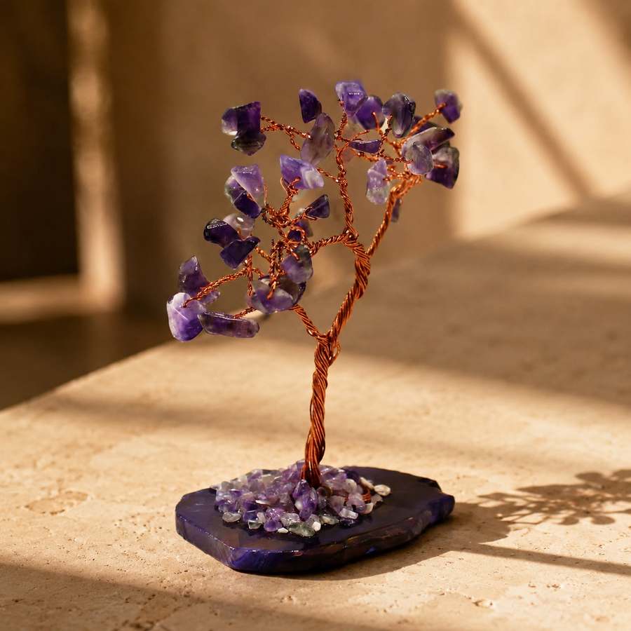 Arbre de gemmes en améthyste, socle d’agate, 35 pierres