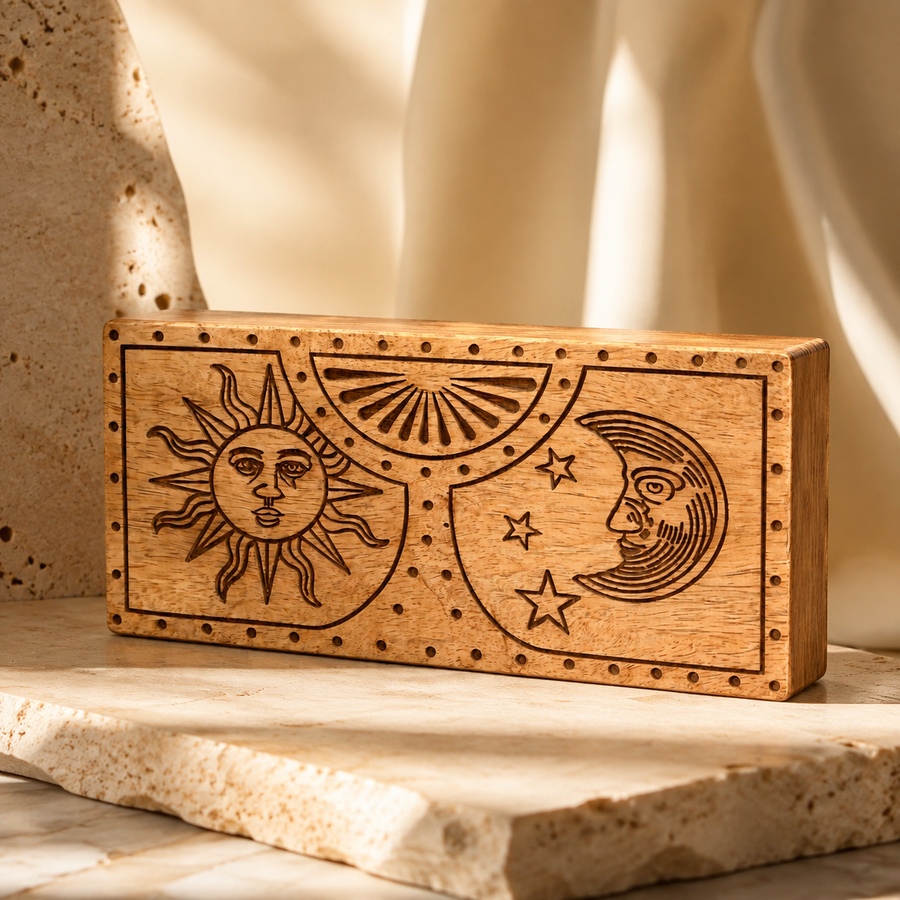 Coffret de cristal et pierre sculptés soleil et lune