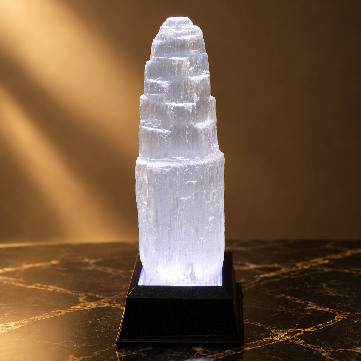 Tour en sélénite naturelle 15 cm — vue 2